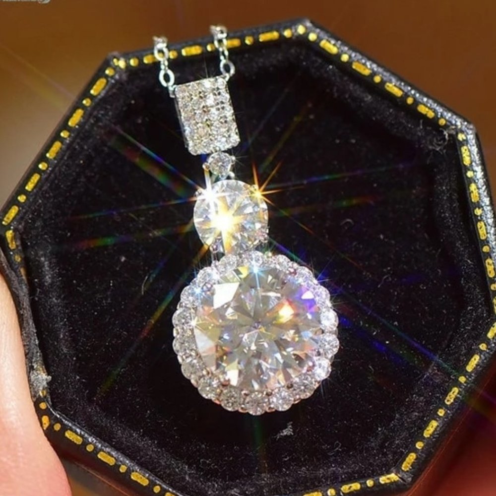 Certified 6ct. t.w. Moissanite Diamond Halo Pendant Necklace NEW - Picture 1 of 15